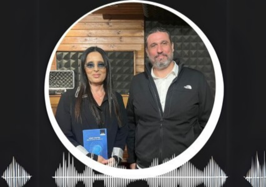 מירי שרגאי ומשה שרון באולפן של הפודקאסט שלה עם הספר קליפות הנפש